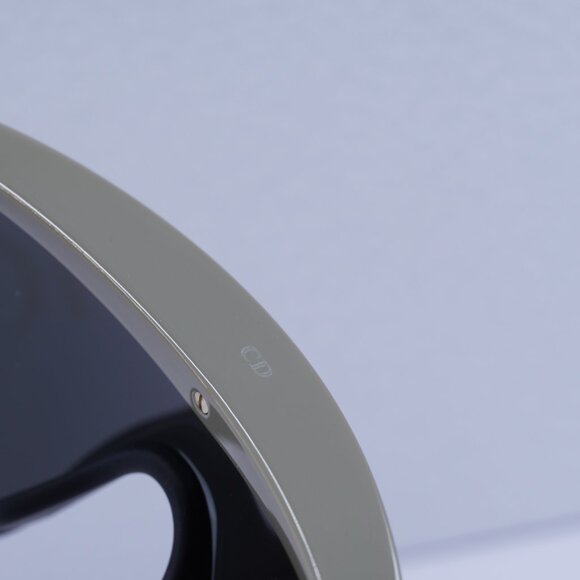 Dior DIORXPLORER M1U 78A4 Shield Sunglasses - Dark Beige/Silver Mirror - Picture 8 of 11